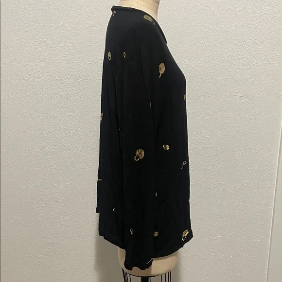 Lock and Key Pattern Long Sleeve Top - Picture 2 of 4